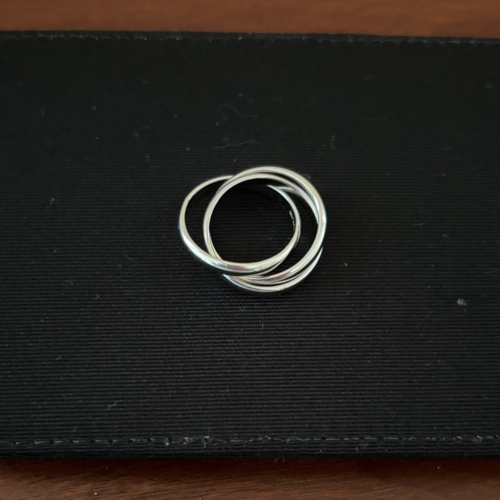 Elegant Sterling Silver Interlocking Rings